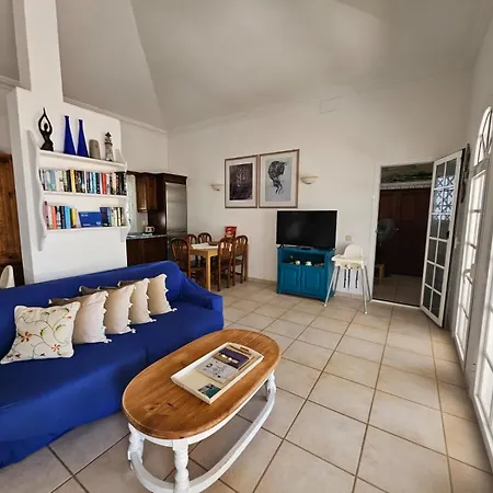 Leon Caleta de Fuste