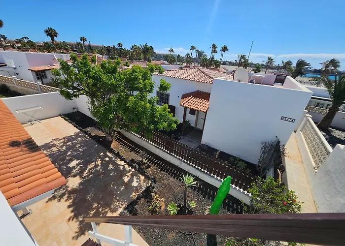 Leon Caleta De Fuste